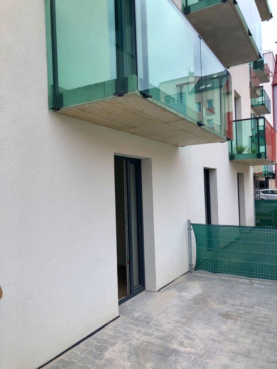 Prenájom bytu 2-izbový 59 m², Poděbradova, Plzeň, Plzeňský kraj Prenájom bytu 2-izbový 59 m², Poděbradova, Plzeň, Plzeňský kraj