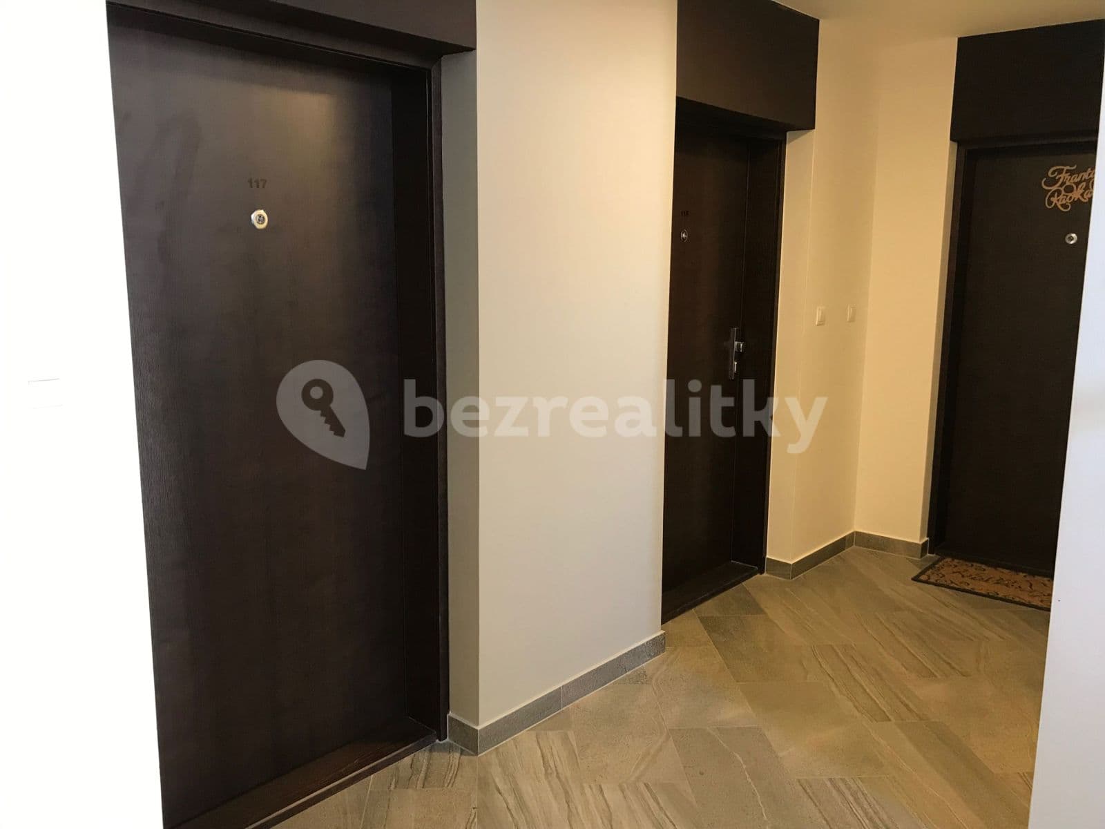 Prenájom bytu 1-izbový 30 m², Petrohradská, Praha, Praha Prenájom bytu 1-izbový 30 m², Petrohradská, Praha, Praha