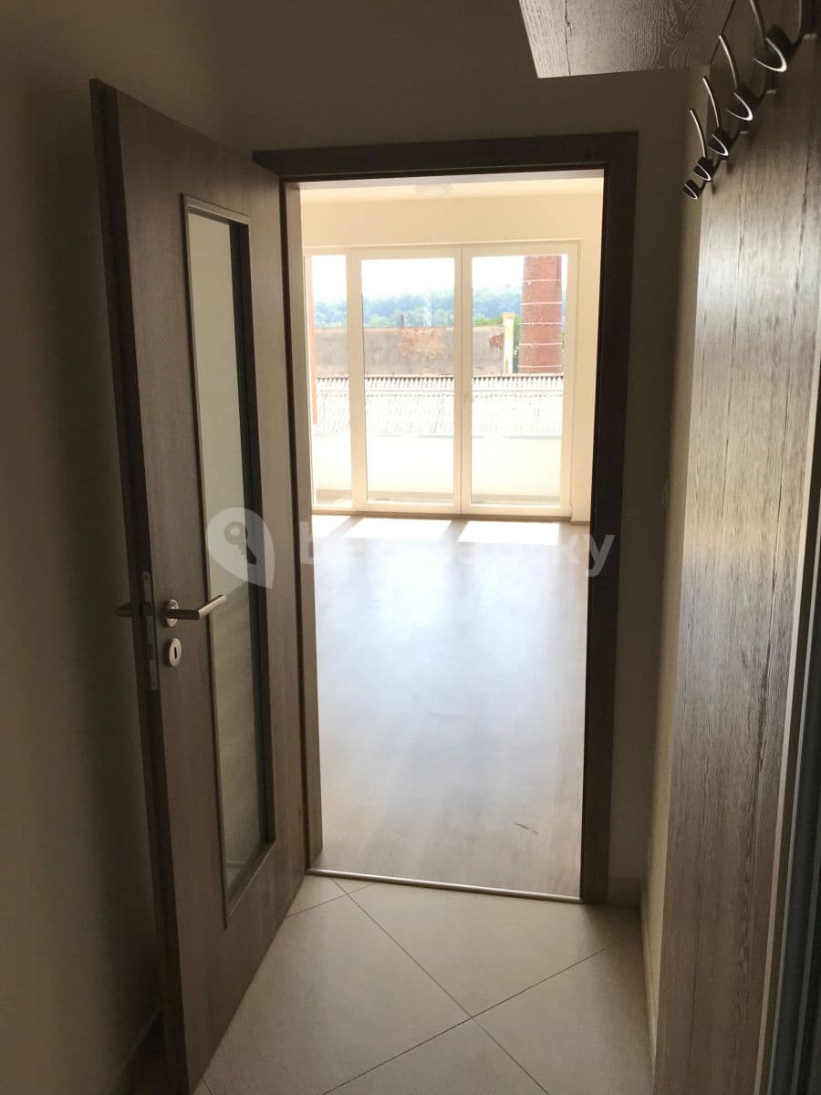 Prenájom bytu 1-izbový 30 m², Petrohradská, Praha, Praha Prenájom bytu 1-izbový 30 m², Petrohradská, Praha, Praha