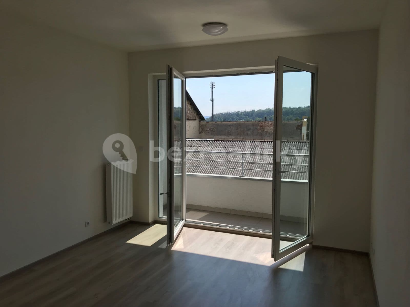 Prenájom bytu 1-izbový 30 m², Petrohradská, Praha, Praha Prenájom bytu 1-izbový 30 m², Petrohradská, Praha, Praha