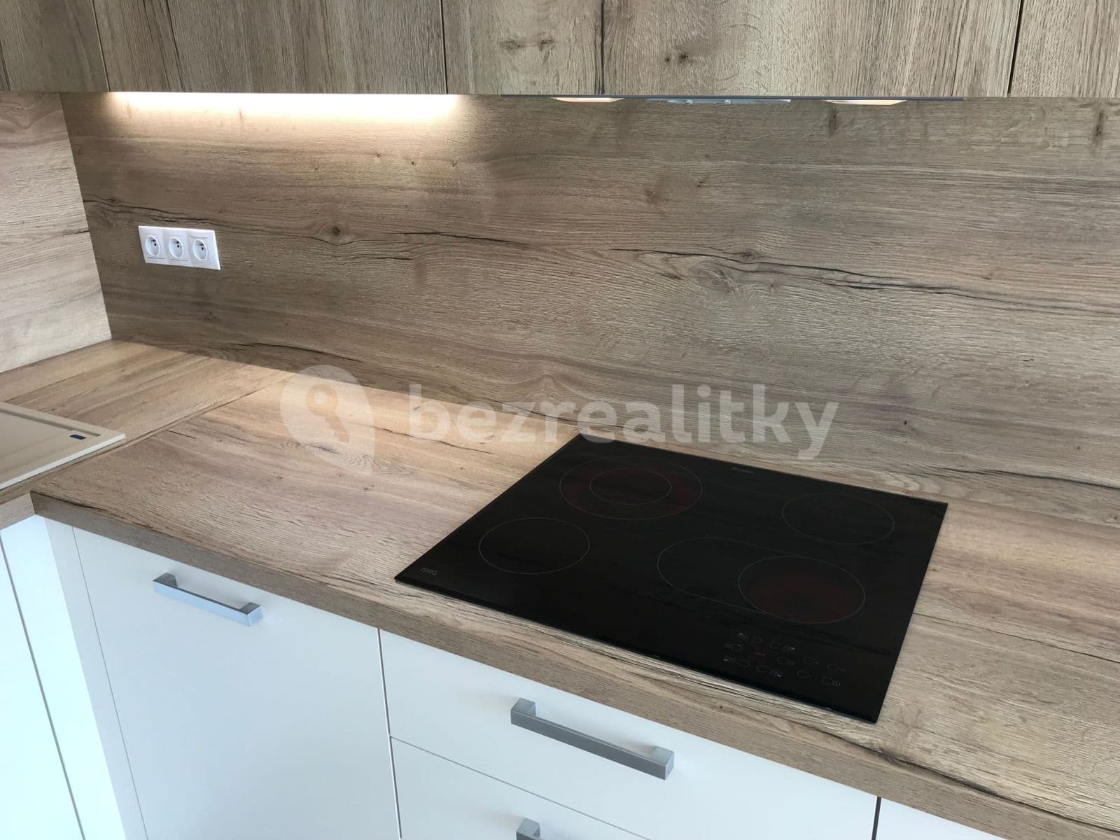 Prenájom bytu 1-izbový 30 m², Petrohradská, Praha, Praha Prenájom bytu 1-izbový 30 m², Petrohradská, Praha, Praha