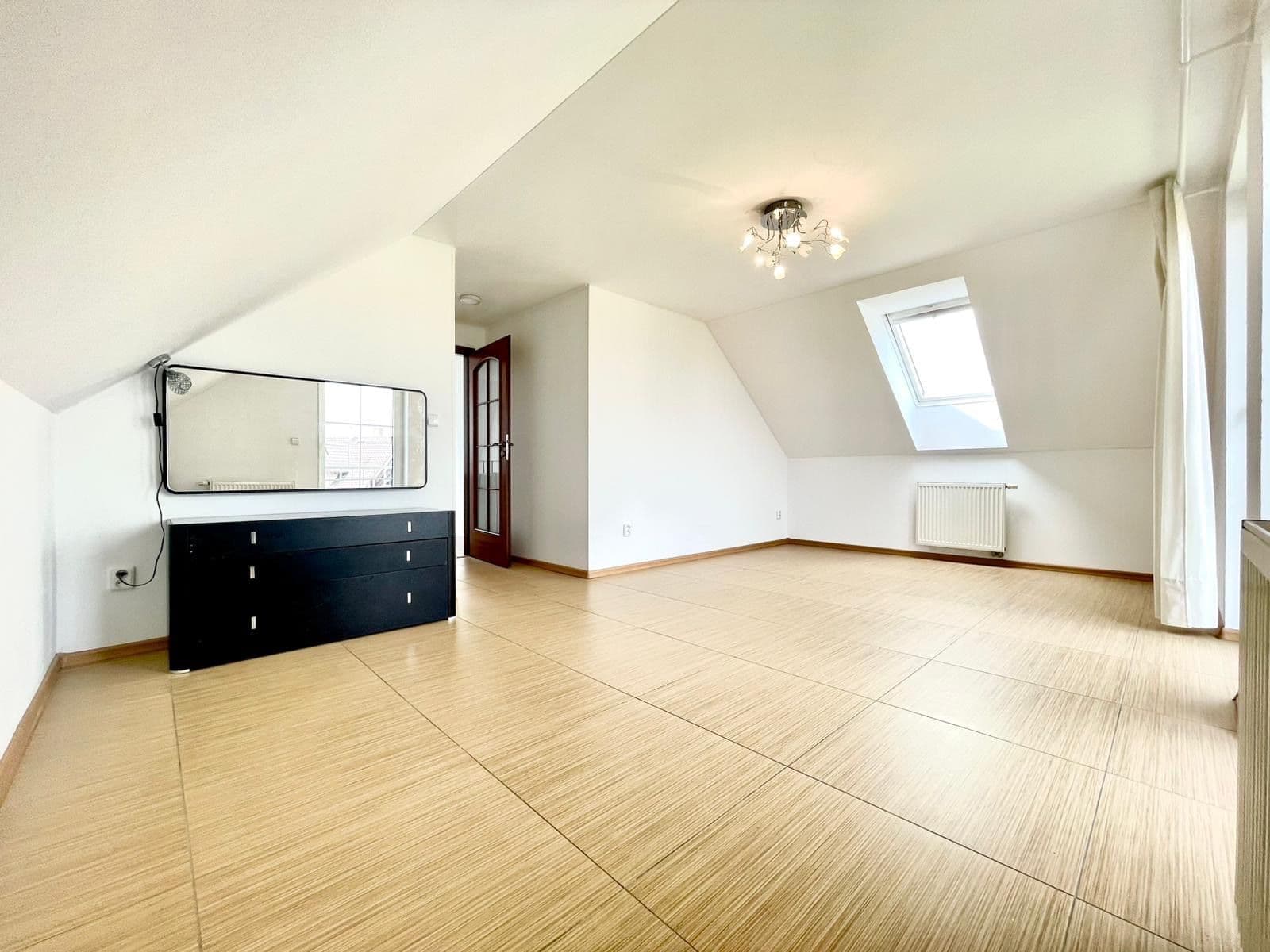 Prenájom domu 140 m², pozemek 1.000 m², K Rohu, Jenišov, Karlovarský kraj Prenájom domu 140 m², pozemek 1.000 m², K Rohu, Jenišov, Karlovarský kraj