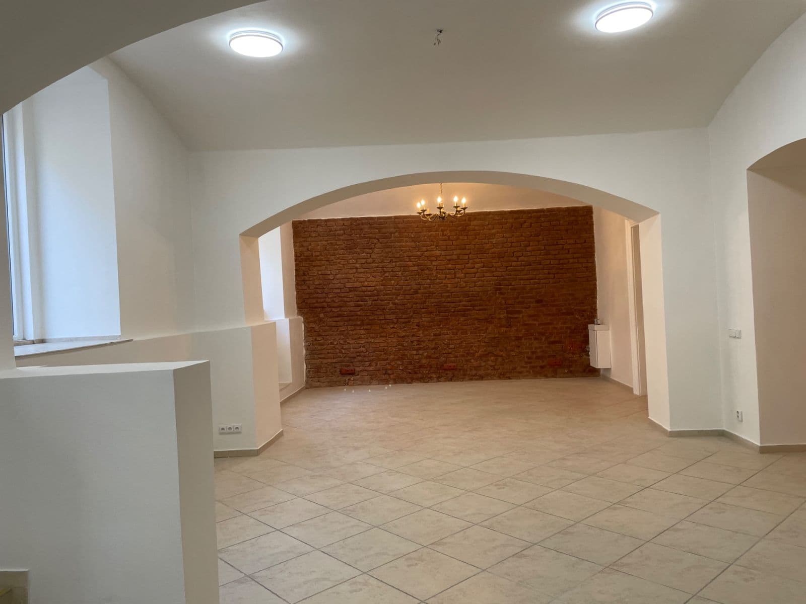 Prenájom nebytového priestoru 140 m², Mánesova, Praha, Praha Prenájom nebytového priestoru 140 m², Mánesova, Praha, Praha
