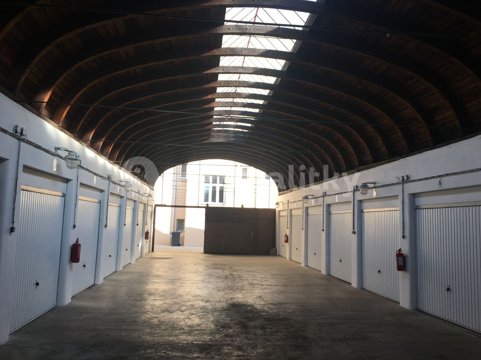 Prenájom garáže 11 m², Francouzská, Praha, Praha Prenájom garáže 11 m², Francouzská, Praha, Praha