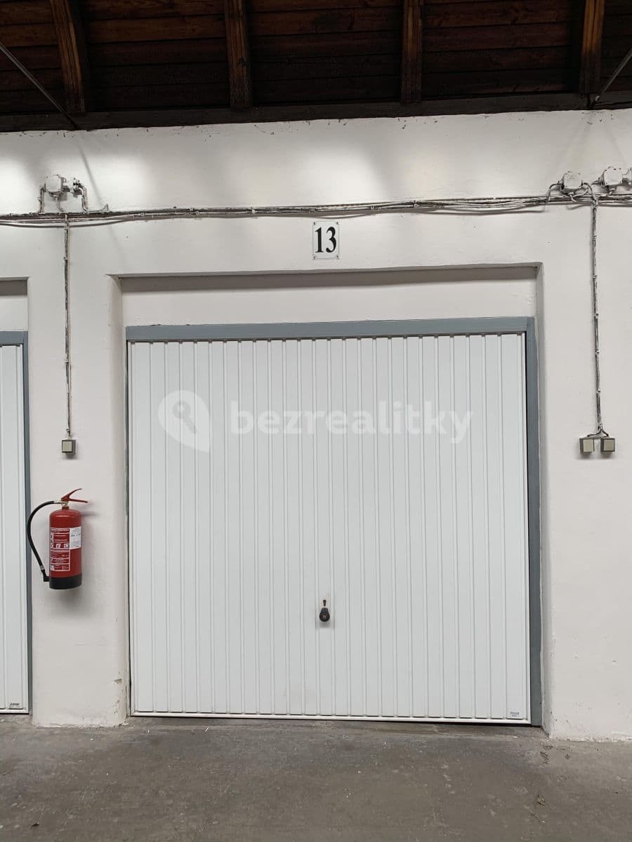 Prenájom garáže 11 m², Francouzská, Praha, Praha Prenájom garáže 11 m², Francouzská, Praha, Praha