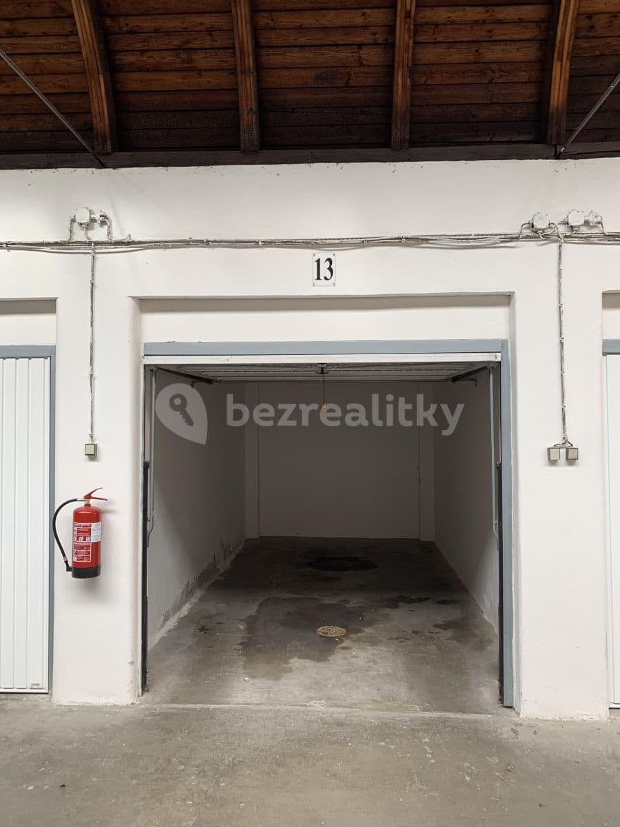 Prenájom garáže 11 m², Francouzská, Praha, Praha Prenájom garáže 11 m², Francouzská, Praha, Praha