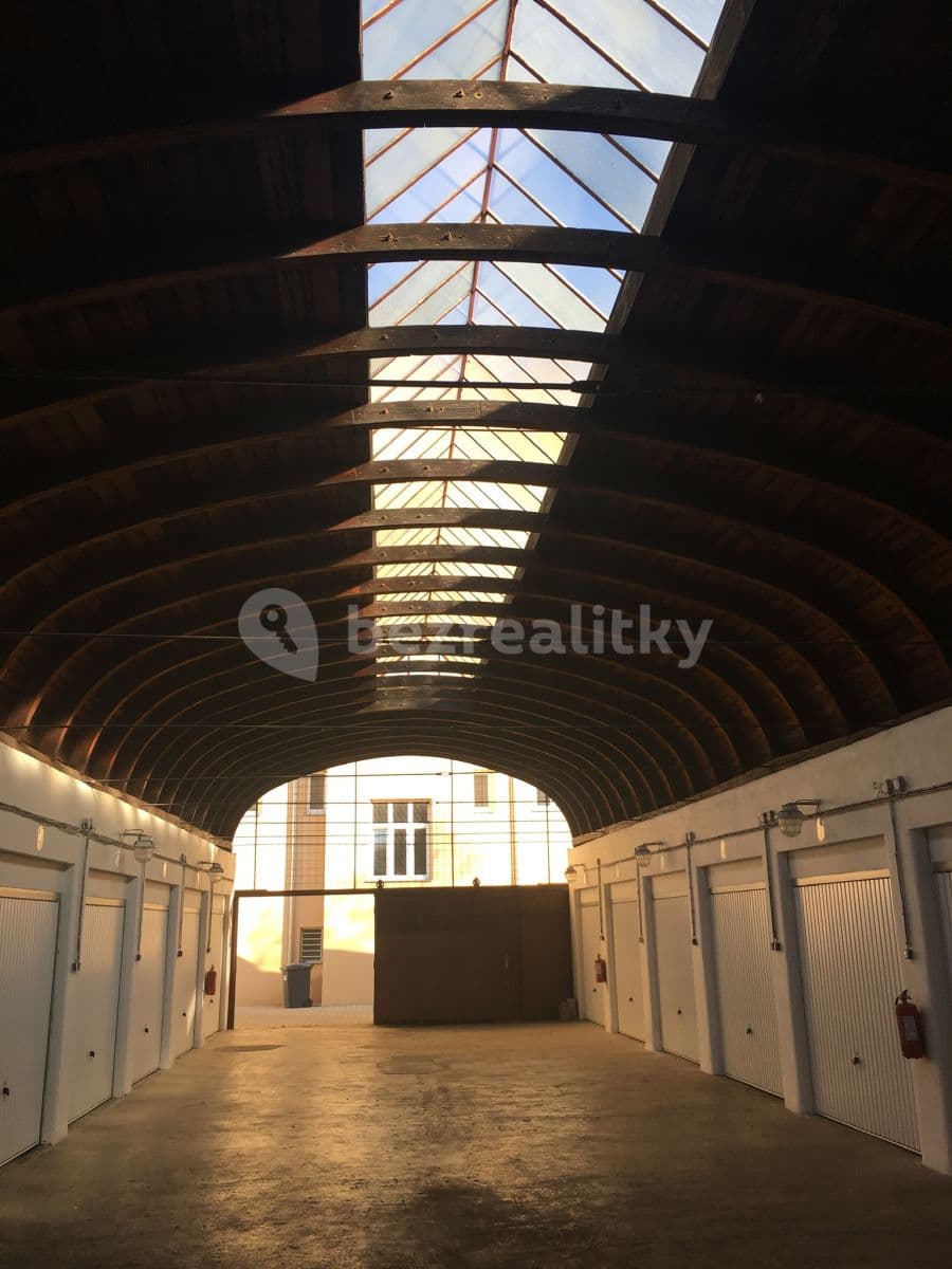 Prenájom garáže 11 m², Francouzská, Praha, Praha Prenájom garáže 11 m², Francouzská, Praha, Praha