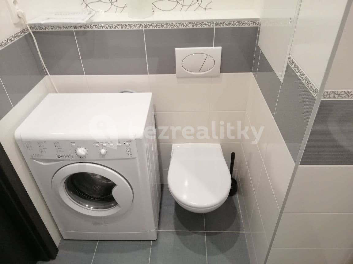 Prenájom bytu 2-izbový 43 m², Kardašovská, Praha, Praha Prenájom bytu 2-izbový 43 m², Kardašovská, Praha, Praha