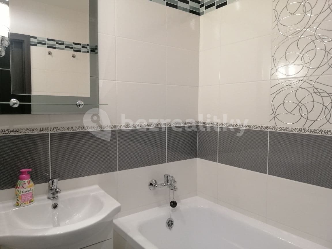 Prenájom bytu 2-izbový 43 m², Kardašovská, Praha, Praha Prenájom bytu 2-izbový 43 m², Kardašovská, Praha, Praha