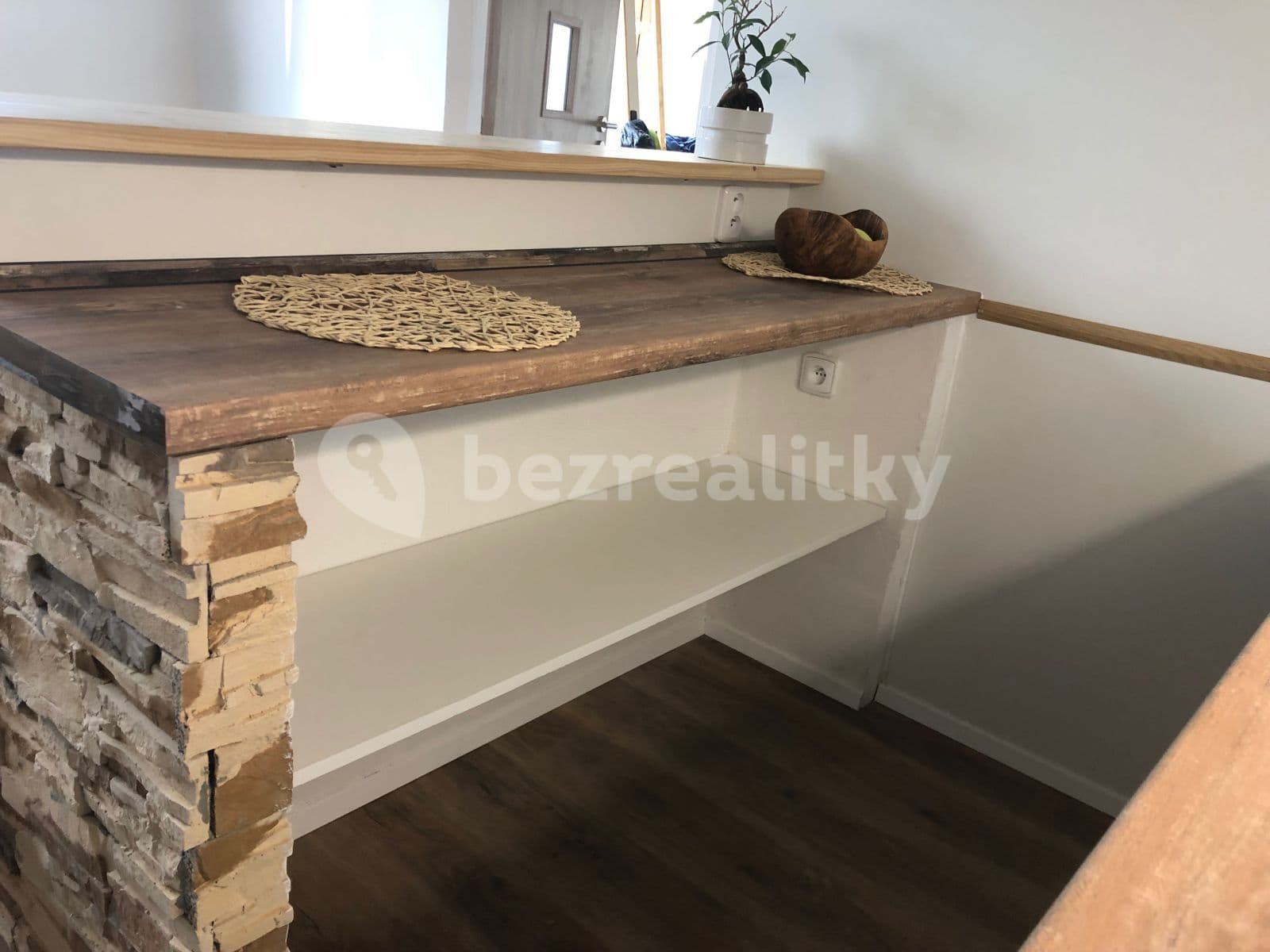 Prenájom bytu 2-izbový 37 m², Barrandova, Ústí nad Labem, Ústecký kraj Prenájom bytu 2-izbový 37 m², Barrandova, Ústí nad Labem, Ústecký kraj