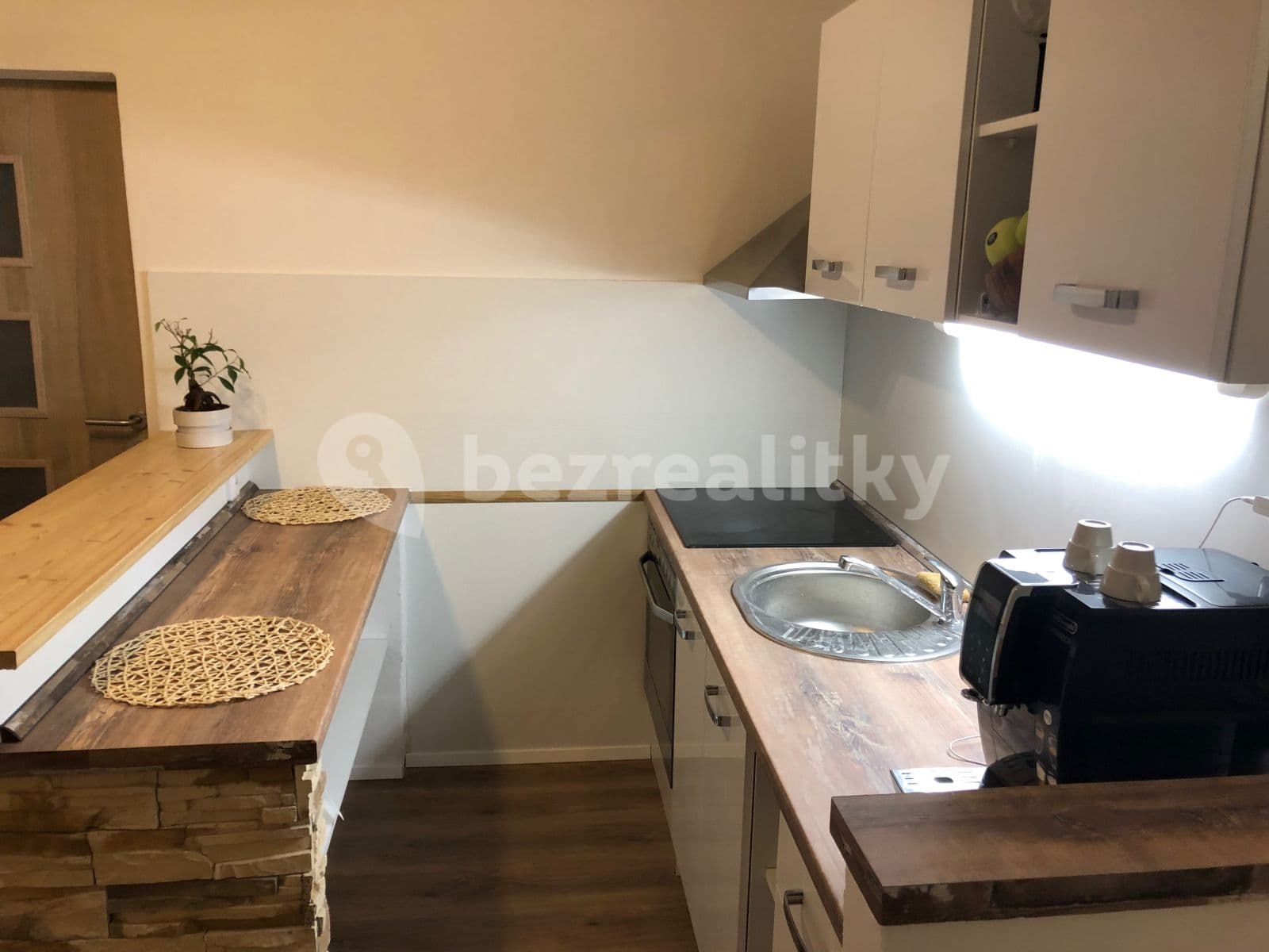 Prenájom bytu 2-izbový 37 m², Barrandova, Ústí nad Labem, Ústecký kraj Prenájom bytu 2-izbový 37 m², Barrandova, Ústí nad Labem, Ústecký kraj