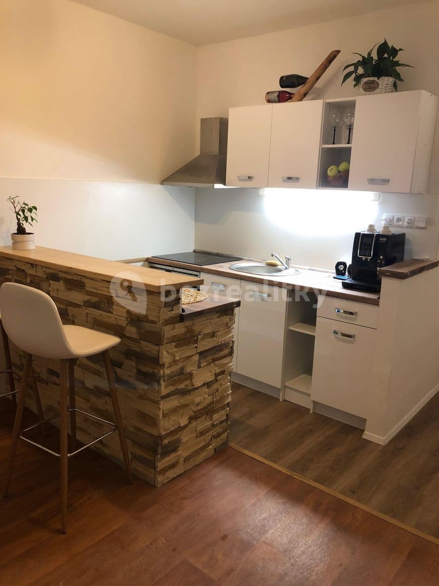 Prenájom bytu 2-izbový 37 m², Barrandova, Ústí nad Labem, Ústecký kraj Prenájom bytu 2-izbový 37 m², Barrandova, Ústí nad Labem, Ústecký kraj