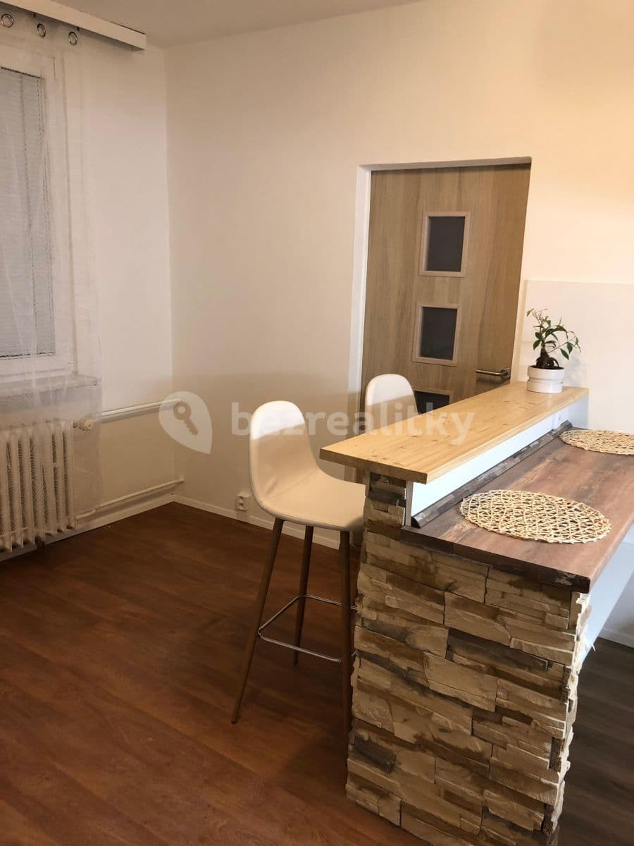 Prenájom bytu 2-izbový 37 m², Barrandova, Ústí nad Labem, Ústecký kraj Prenájom bytu 2-izbový 37 m², Barrandova, Ústí nad Labem, Ústecký kraj