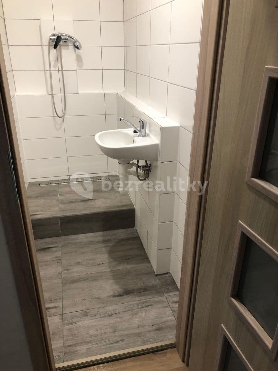 Prenájom bytu 2-izbový 37 m², Barrandova, Ústí nad Labem, Ústecký kraj Prenájom bytu 2-izbový 37 m², Barrandova, Ústí nad Labem, Ústecký kraj