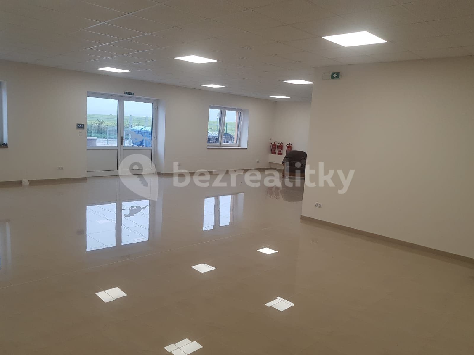 Prenájom nebytového priestoru 190 m², 1136, Rostoklaty, Středočeský kraj Prenájom nebytového priestoru 190 m², 1136, Rostoklaty, Středočeský kraj
