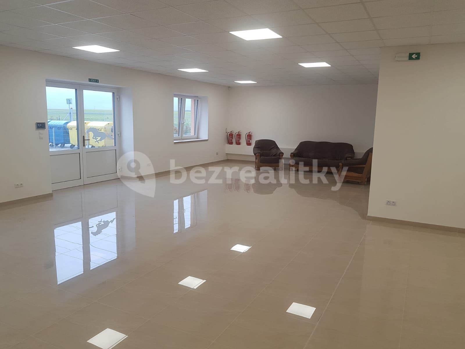 Prenájom nebytového priestoru 190 m², 1136, Rostoklaty, Středočeský kraj Prenájom nebytového priestoru 190 m², 1136, Rostoklaty, Středočeský kraj