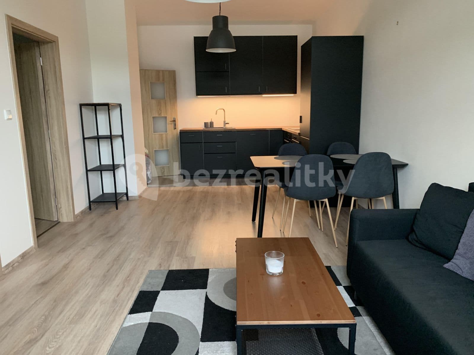 Prenájom bytu 3-izbový 52 m², Slepá, Milovice, Středočeský kraj Prenájom bytu 3-izbový 52 m², Slepá, Milovice, Středočeský kraj