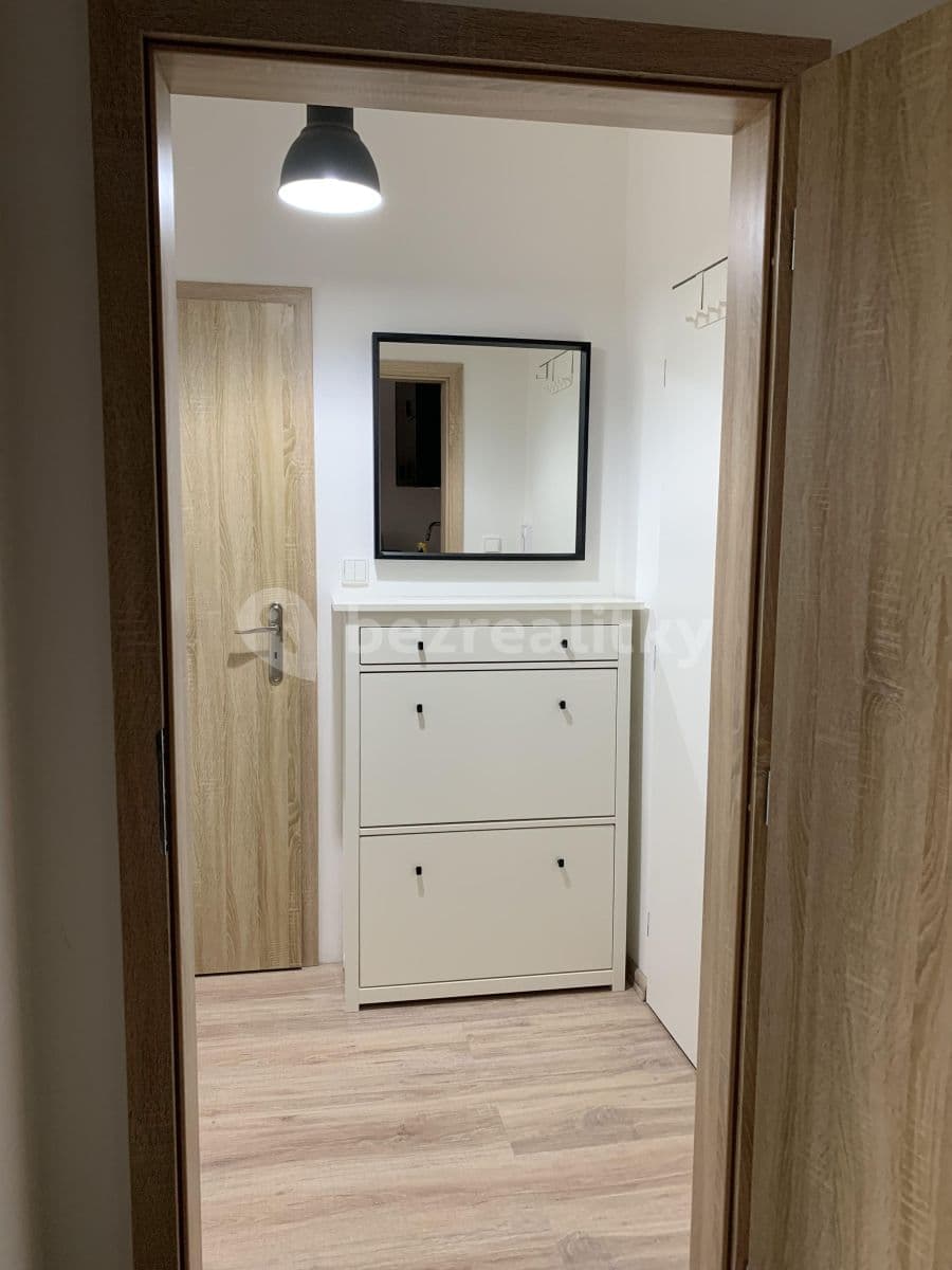 Prenájom bytu 3-izbový 52 m², Slepá, Milovice, Středočeský kraj Prenájom bytu 3-izbový 52 m², Slepá, Milovice, Středočeský kraj