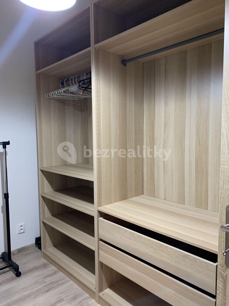 Prenájom bytu 3-izbový 52 m², Slepá, Milovice, Středočeský kraj Prenájom bytu 3-izbový 52 m², Slepá, Milovice, Středočeský kraj