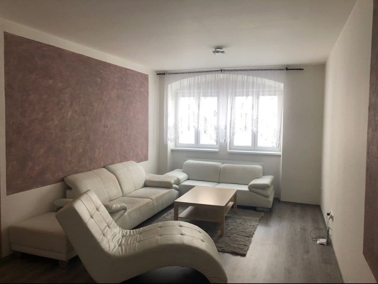 Prenájom bytu 2-izbový 60 m², Široká, Chrudim, Pardubický kraj Prenájom bytu 2-izbový 60 m², Široká, Chrudim, Pardubický kraj