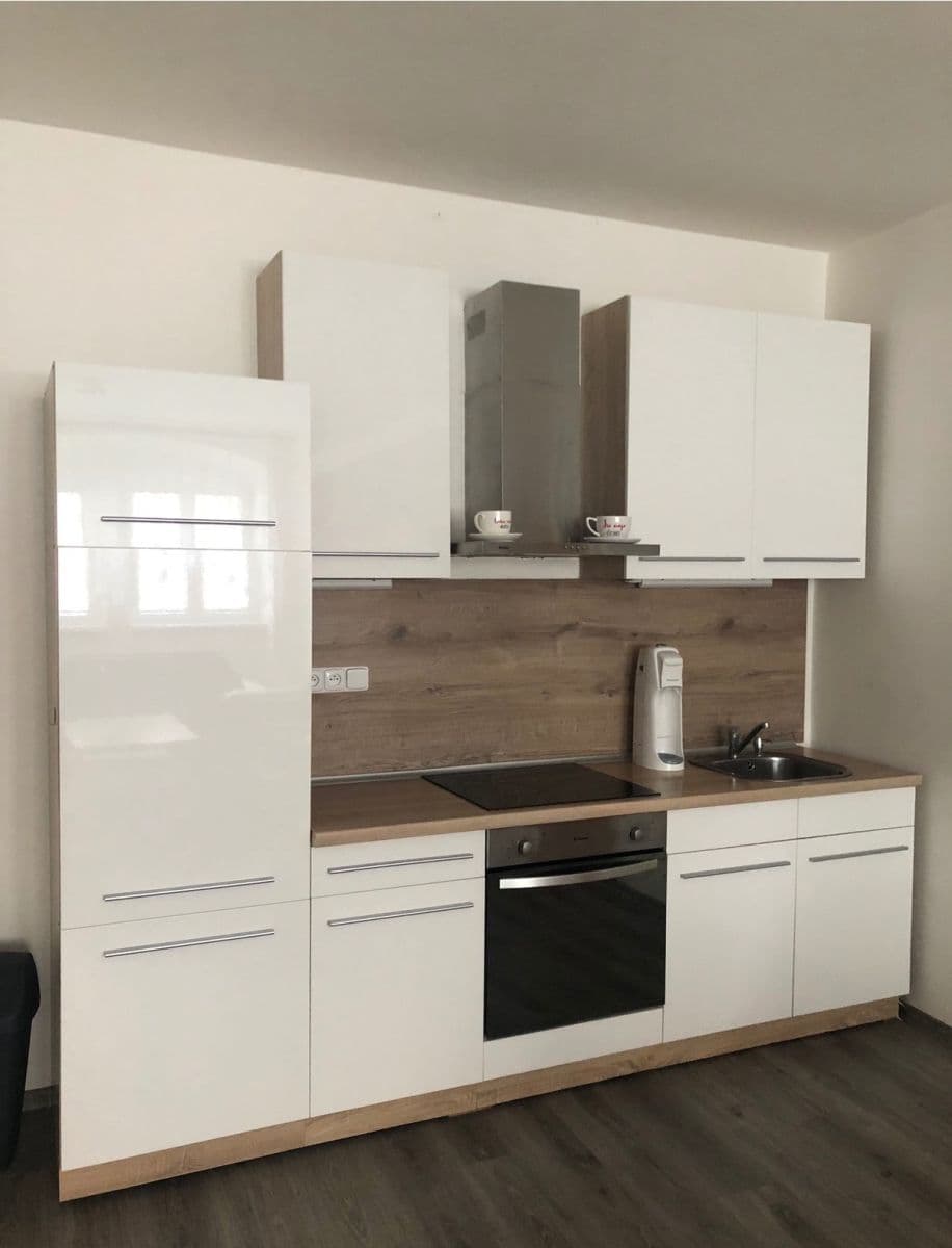 Prenájom bytu 2-izbový 60 m², Široká, Chrudim, Pardubický kraj Prenájom bytu 2-izbový 60 m², Široká, Chrudim, Pardubický kraj