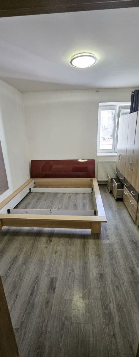 Prenájom bytu 2-izbový 60 m², Široká, Chrudim, Pardubický kraj Prenájom bytu 2-izbový 60 m², Široká, Chrudim, Pardubický kraj