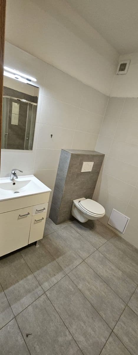 Prenájom bytu 2-izbový 60 m², Široká, Chrudim, Pardubický kraj Prenájom bytu 2-izbový 60 m², Široká, Chrudim, Pardubický kraj