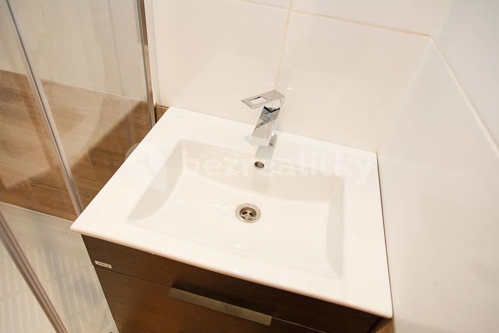 Prenájom bytu 2-izbový 41 m², Sokolovská, Ostrava, Moravskoslezský kraj Prenájom bytu 2-izbový 41 m², Sokolovská, Ostrava, Moravskoslezský kraj