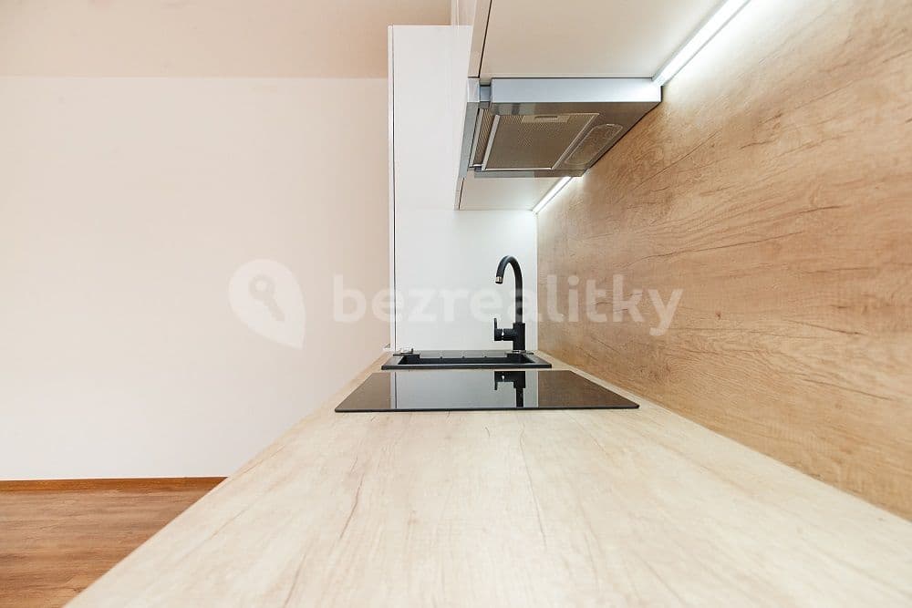 Prenájom bytu 2-izbový 41 m², Sokolovská, Ostrava, Moravskoslezský kraj Prenájom bytu 2-izbový 41 m², Sokolovská, Ostrava, Moravskoslezský kraj