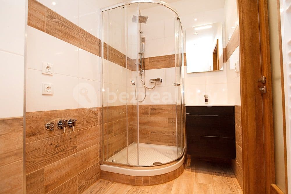 Prenájom bytu 2-izbový 41 m², Sokolovská, Ostrava, Moravskoslezský kraj Prenájom bytu 2-izbový 41 m², Sokolovská, Ostrava, Moravskoslezský kraj