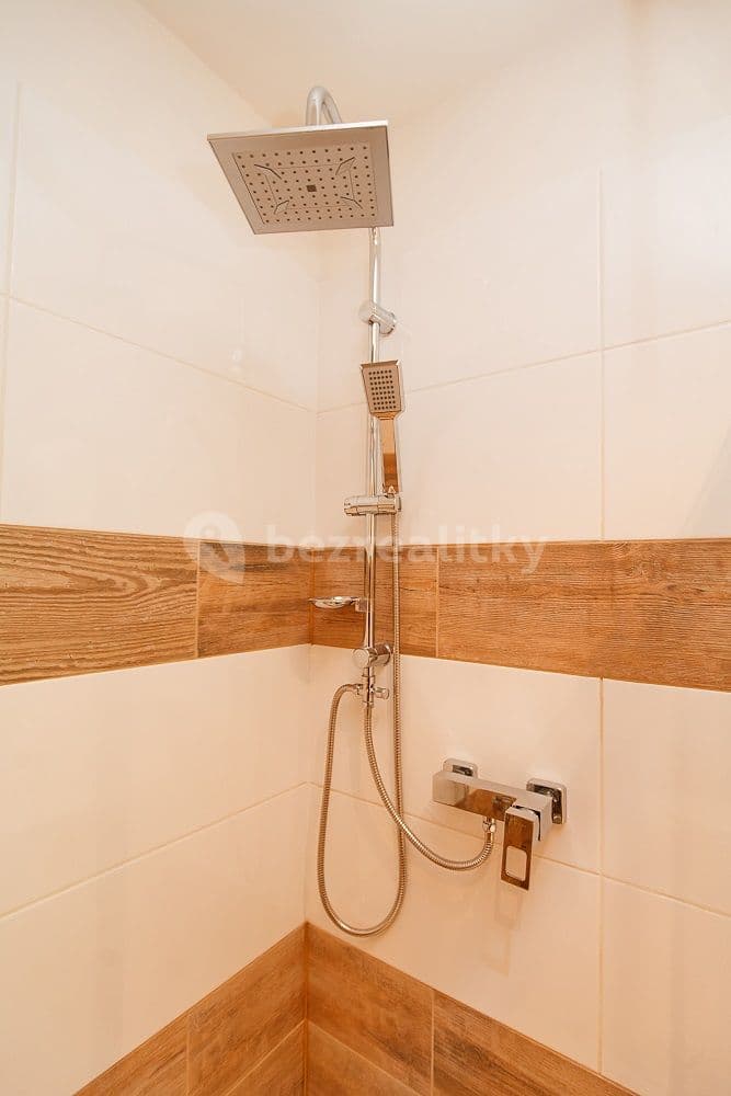 Prenájom bytu 2-izbový 41 m², Sokolovská, Ostrava, Moravskoslezský kraj Prenájom bytu 2-izbový 41 m², Sokolovská, Ostrava, Moravskoslezský kraj