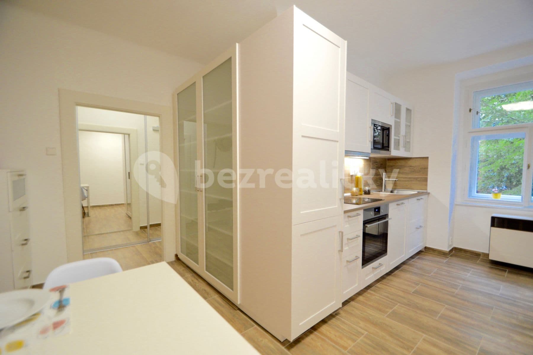 Prenájom bytu 1-izbový 48 m², Domažlická, Praha, Praha Prenájom bytu 1-izbový 48 m², Domažlická, Praha, Praha