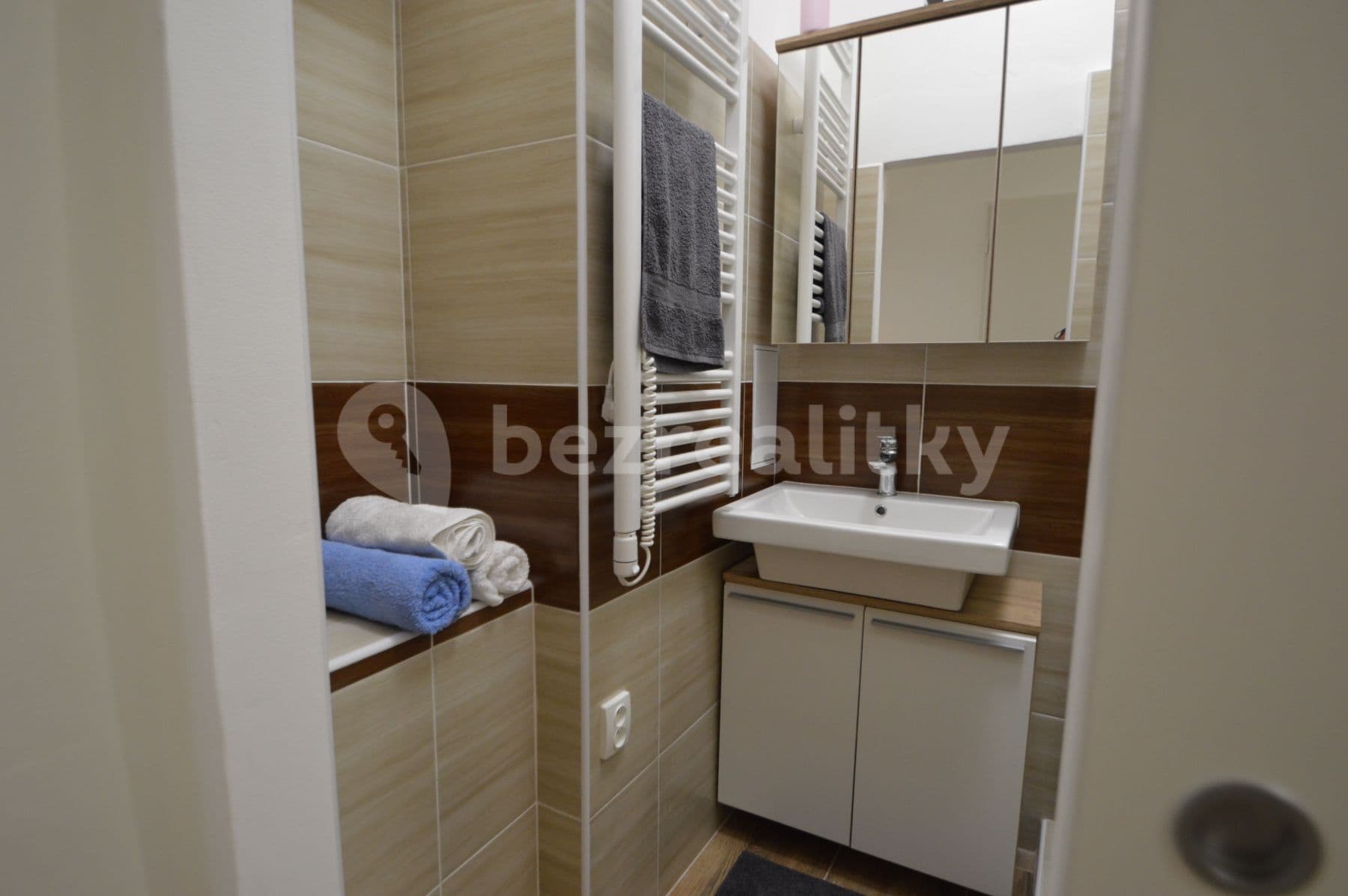 Prenájom bytu 1-izbový 48 m², Domažlická, Praha, Praha Prenájom bytu 1-izbový 48 m², Domažlická, Praha, Praha