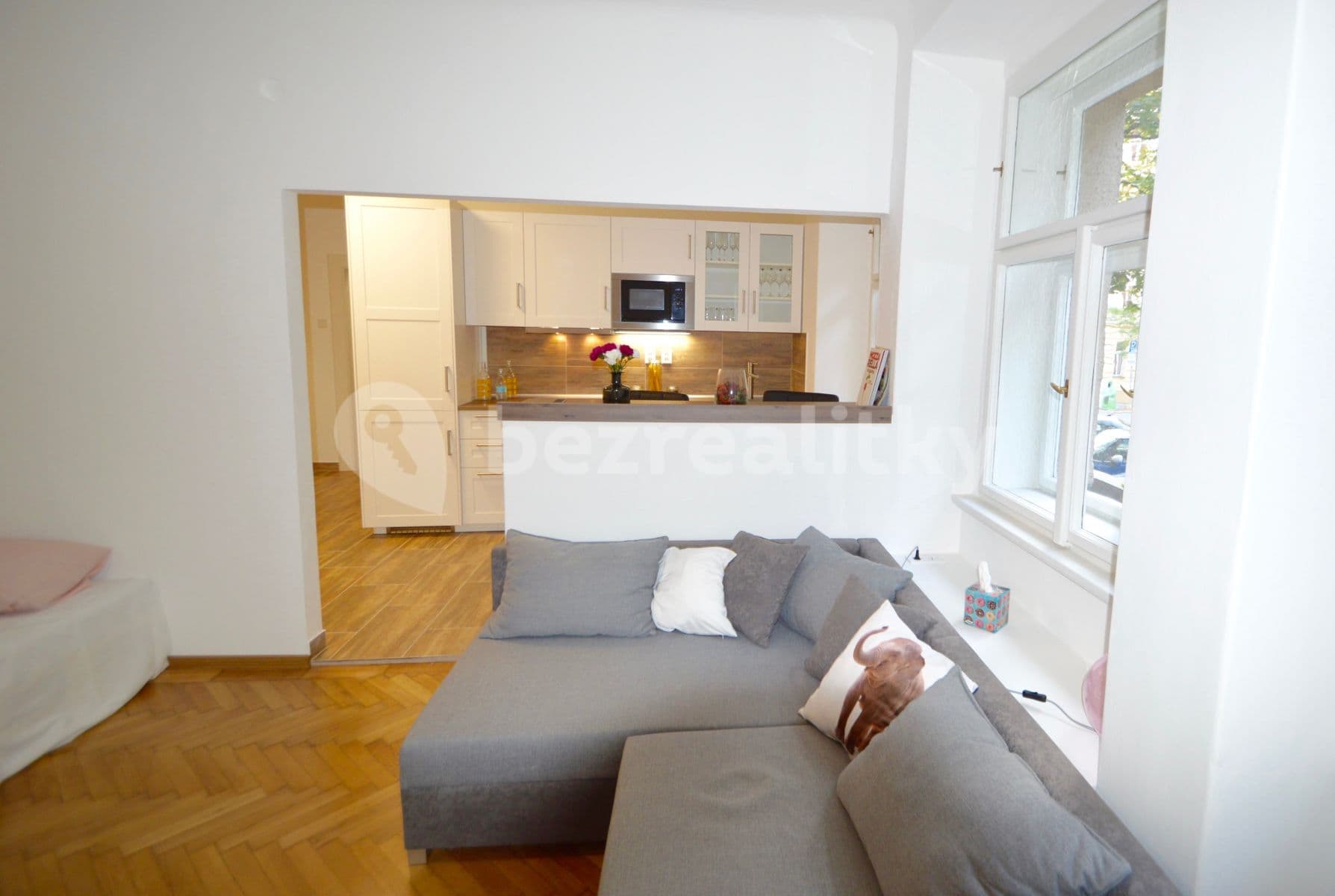 Prenájom bytu 1-izbový 48 m², Domažlická, Praha, Praha Prenájom bytu 1-izbový 48 m², Domažlická, Praha, Praha