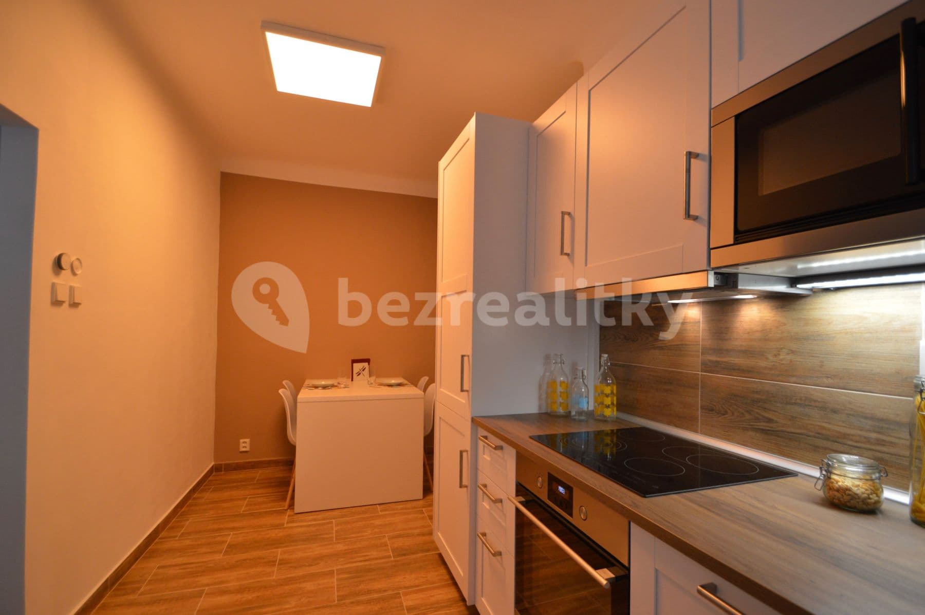 Prenájom bytu 1-izbový 48 m², Domažlická, Praha, Praha Prenájom bytu 1-izbový 48 m², Domažlická, Praha, Praha