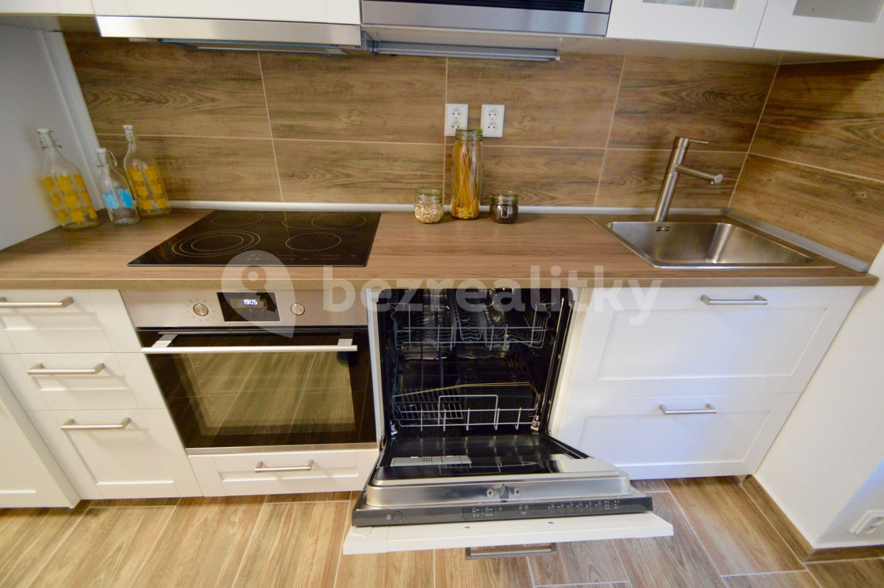 Prenájom bytu 1-izbový 48 m², Domažlická, Praha, Praha Prenájom bytu 1-izbový 48 m², Domažlická, Praha, Praha