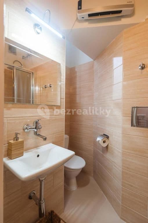 Prenájom bytu Garsoniéra 18 m², U Zvonařky, Praha, Praha Prenájom bytu Garsoniéra 18 m², U Zvonařky, Praha, Praha