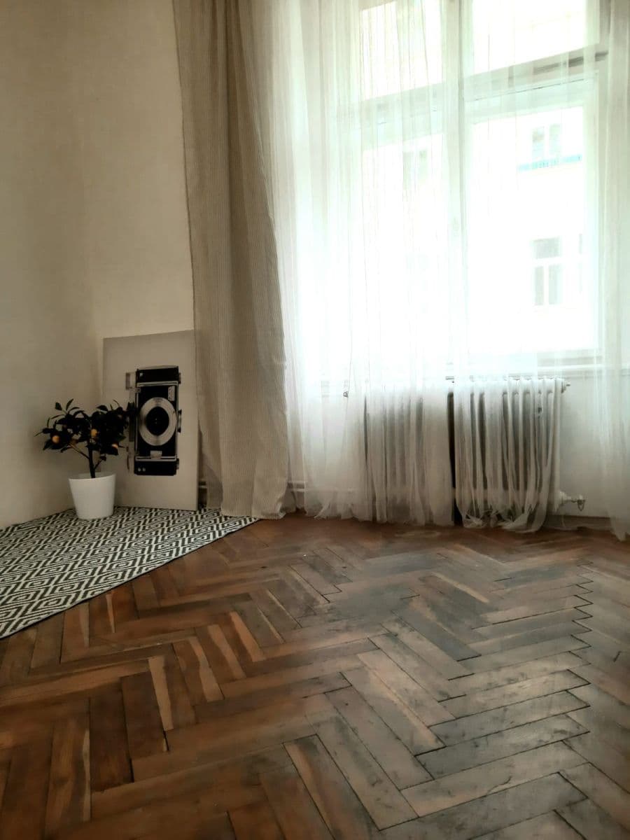 Prenájom bytu 4-izbový 92 m², Krásova, Praha, Praha Prenájom bytu 4-izbový 92 m², Krásova, Praha, Praha