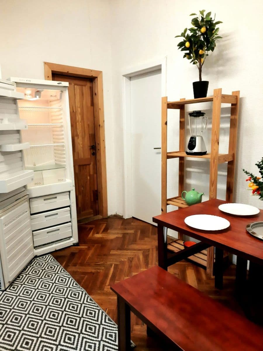 Prenájom bytu 4-izbový 92 m², Krásova, Praha, Praha Prenájom bytu 4-izbový 92 m², Krásova, Praha, Praha