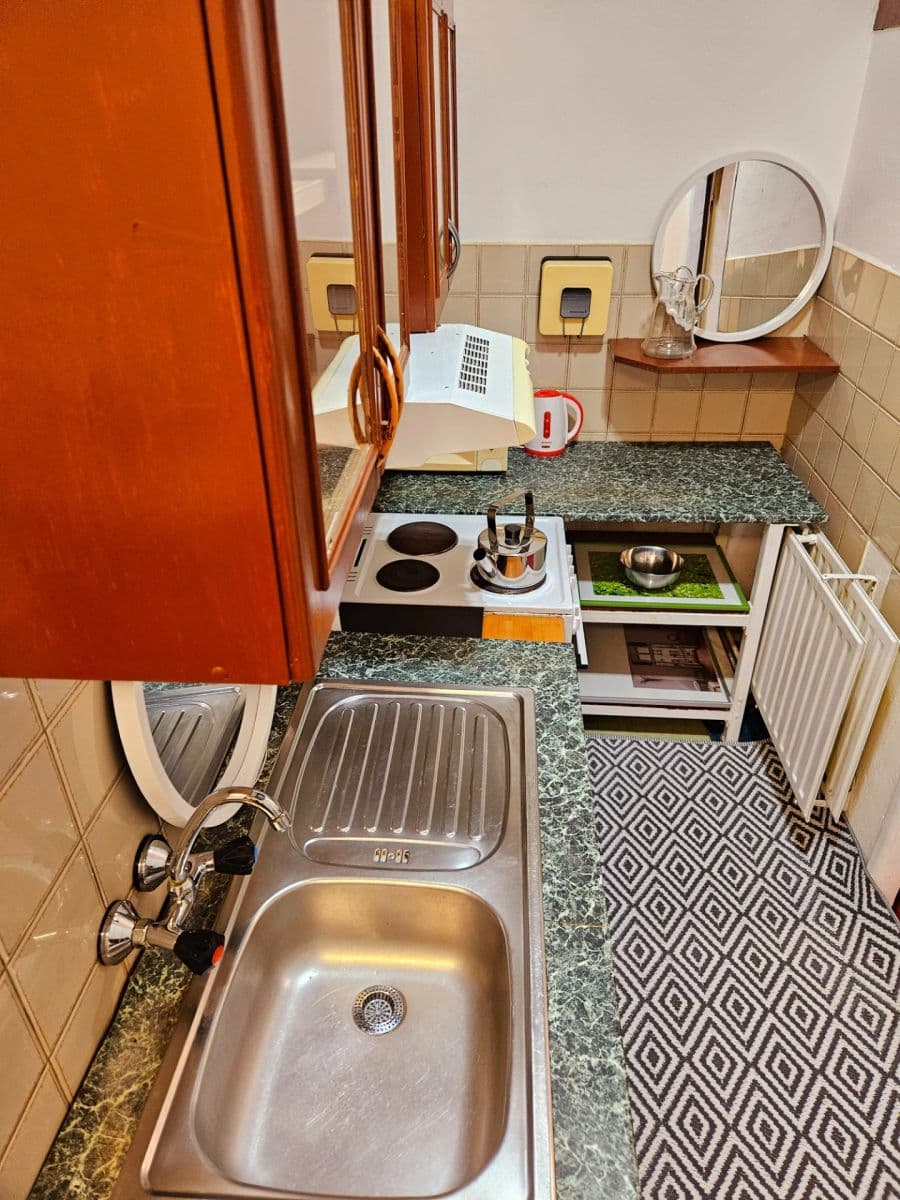 Prenájom bytu 4-izbový 92 m², Krásova, Praha, Praha Prenájom bytu 4-izbový 92 m², Krásova, Praha, Praha