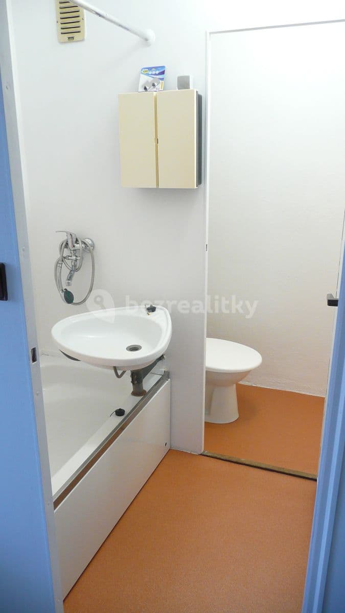 Prenájom bytu 1-izbový 35 m², Dlouhá, Nový Jičín, Moravskoslezský kraj Prenájom bytu 1-izbový 35 m², Dlouhá, Nový Jičín, Moravskoslezský kraj