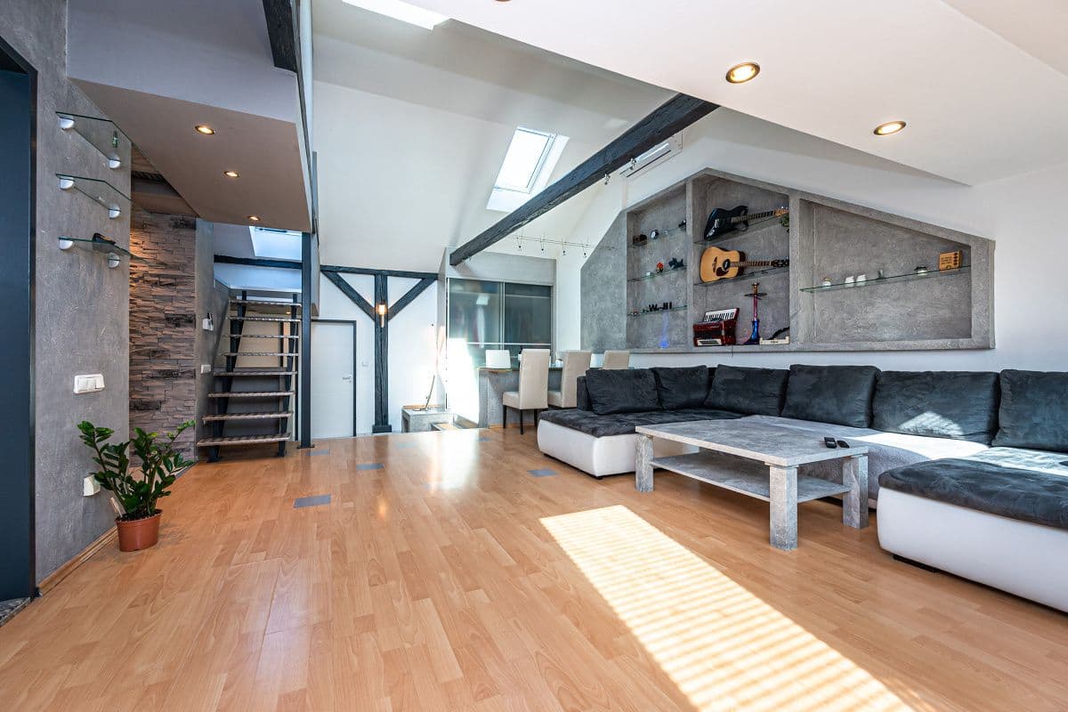 Prenájom bytu 4-izbový 126 m², Vltavská, Praha, Praha Prenájom bytu 4-izbový 126 m², Vltavská, Praha, Praha