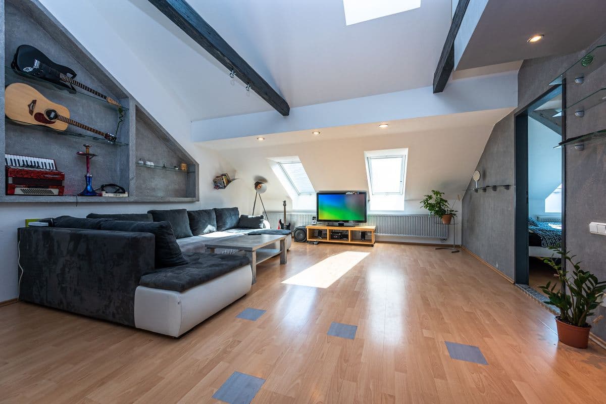 Prenájom bytu 4-izbový 126 m², Vltavská, Praha, Praha Prenájom bytu 4-izbový 126 m², Vltavská, Praha, Praha