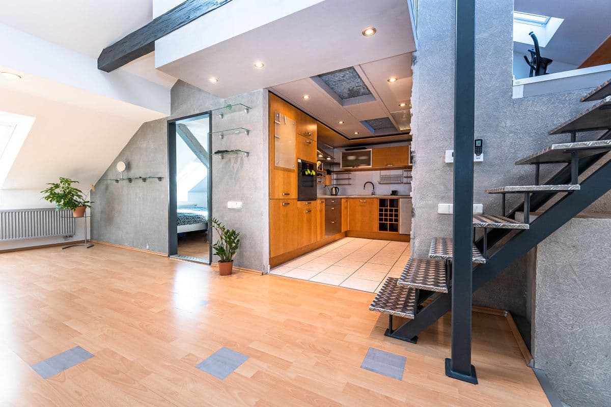 Prenájom bytu 4-izbový 126 m², Vltavská, Praha, Praha Prenájom bytu 4-izbový 126 m², Vltavská, Praha, Praha