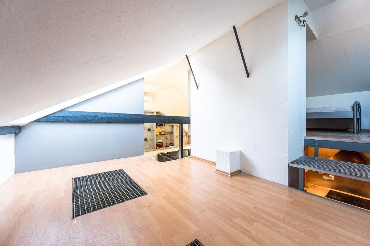 Prenájom bytu 4-izbový 126 m², Vltavská, Praha, Praha Prenájom bytu 4-izbový 126 m², Vltavská, Praha, Praha