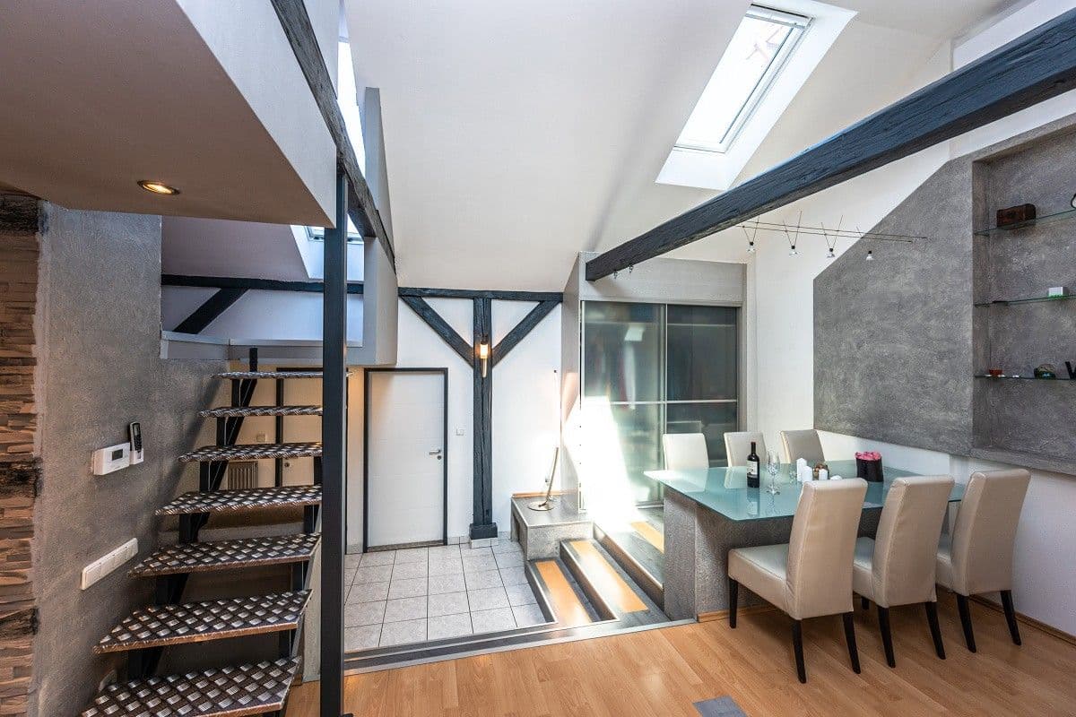 Prenájom bytu 4-izbový 126 m², Vltavská, Praha, Praha Prenájom bytu 4-izbový 126 m², Vltavská, Praha, Praha