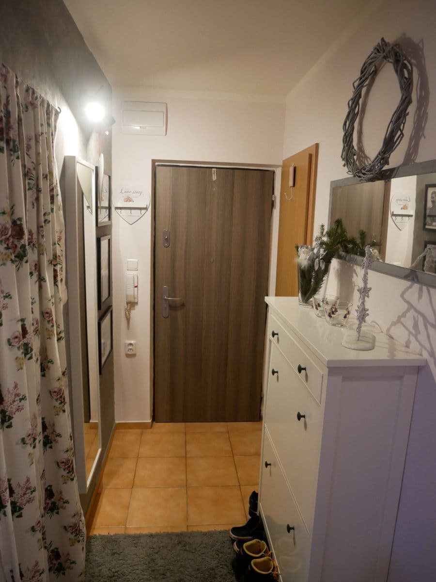 Prenájom bytu 2-izbový 57 m², Dukelská, Čelákovice, Středočeský kraj Prenájom bytu 2-izbový 57 m², Dukelská, Čelákovice, Středočeský kraj