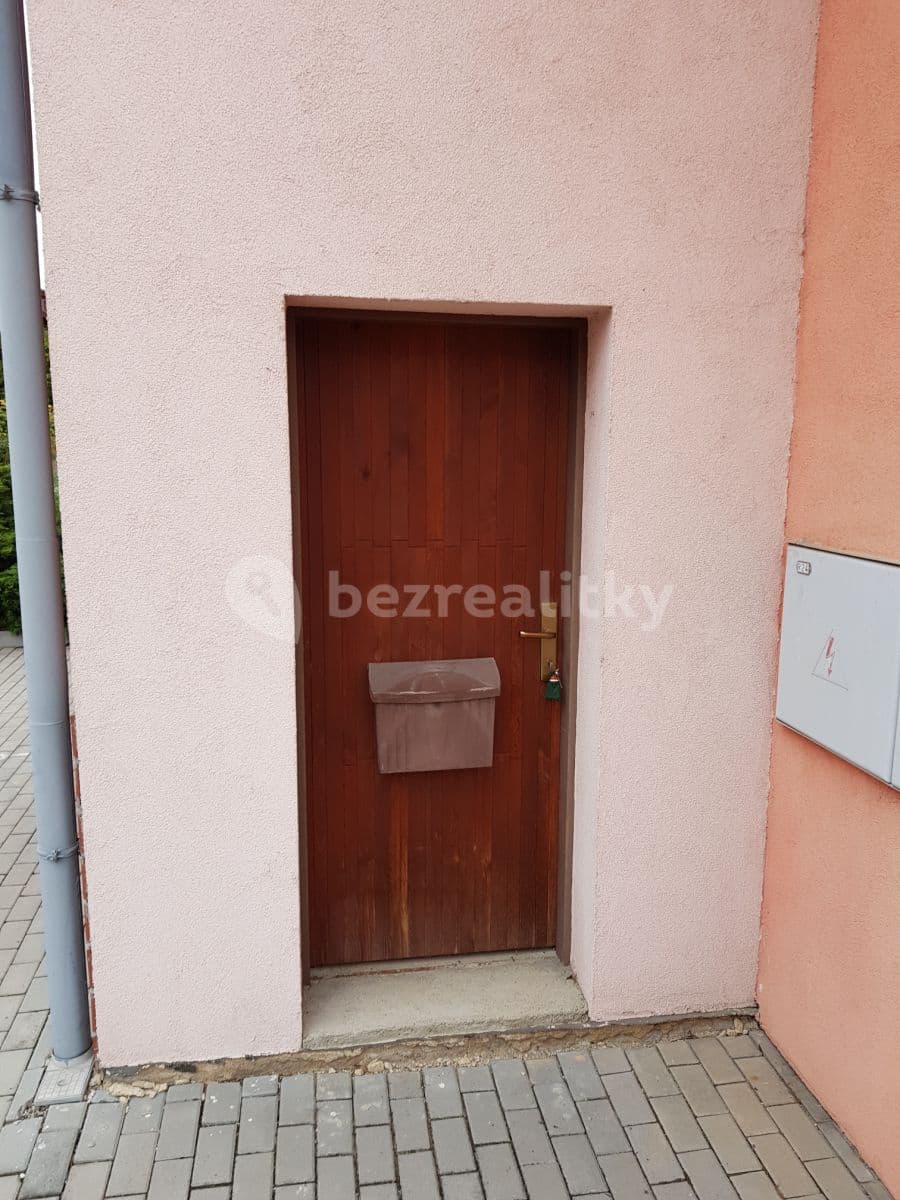 Prenájom nebytového priestoru 9 m², Politických vězňů, Horoměřice, Středočeský kraj Prenájom nebytového priestoru 9 m², Politických vězňů, Horoměřice, Středočeský kraj