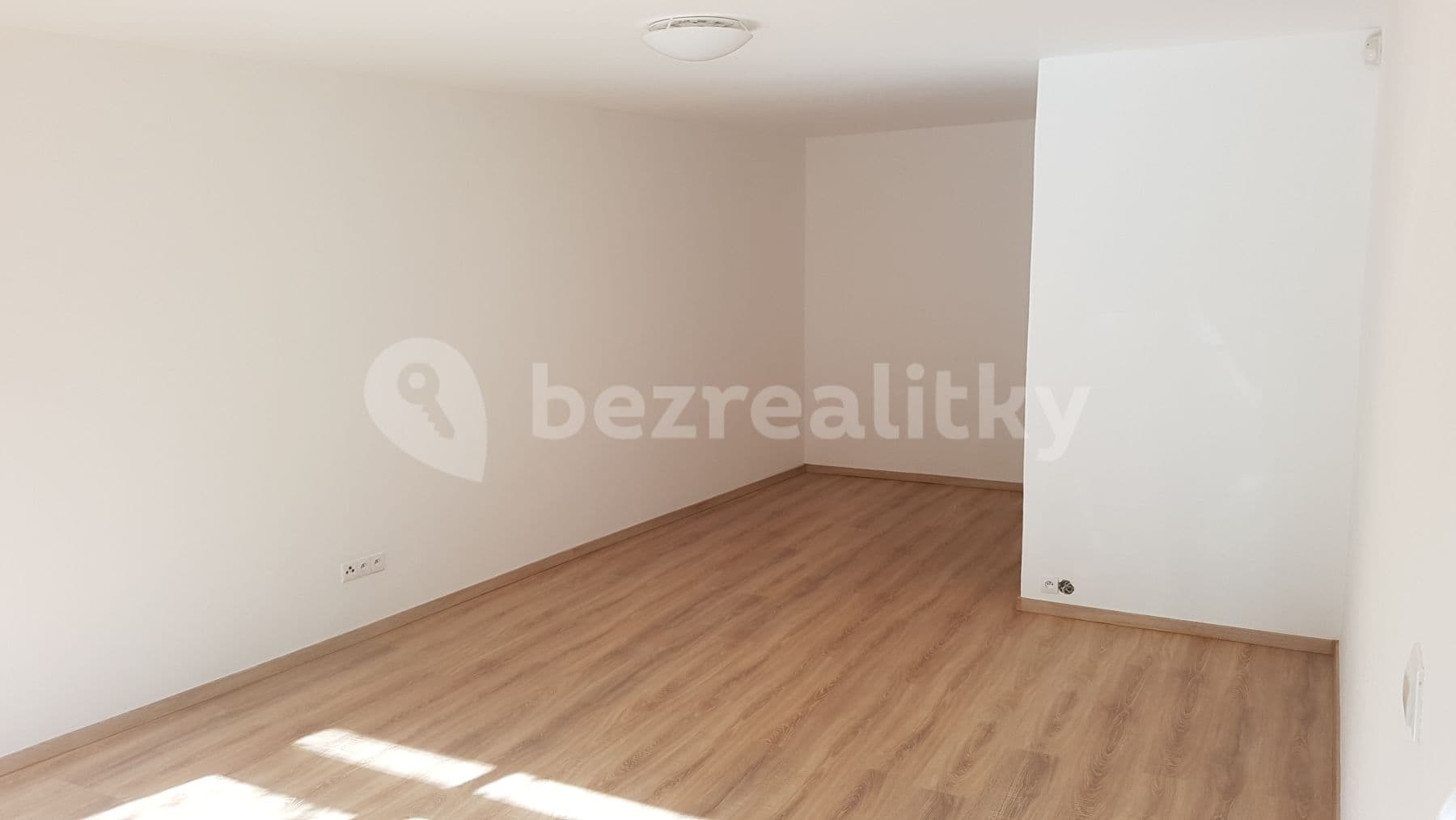 Prenájom bytu 1-izbový 54 m², Na Fialce I, Praha, Praha Prenájom bytu 1-izbový 54 m², Na Fialce I, Praha, Praha