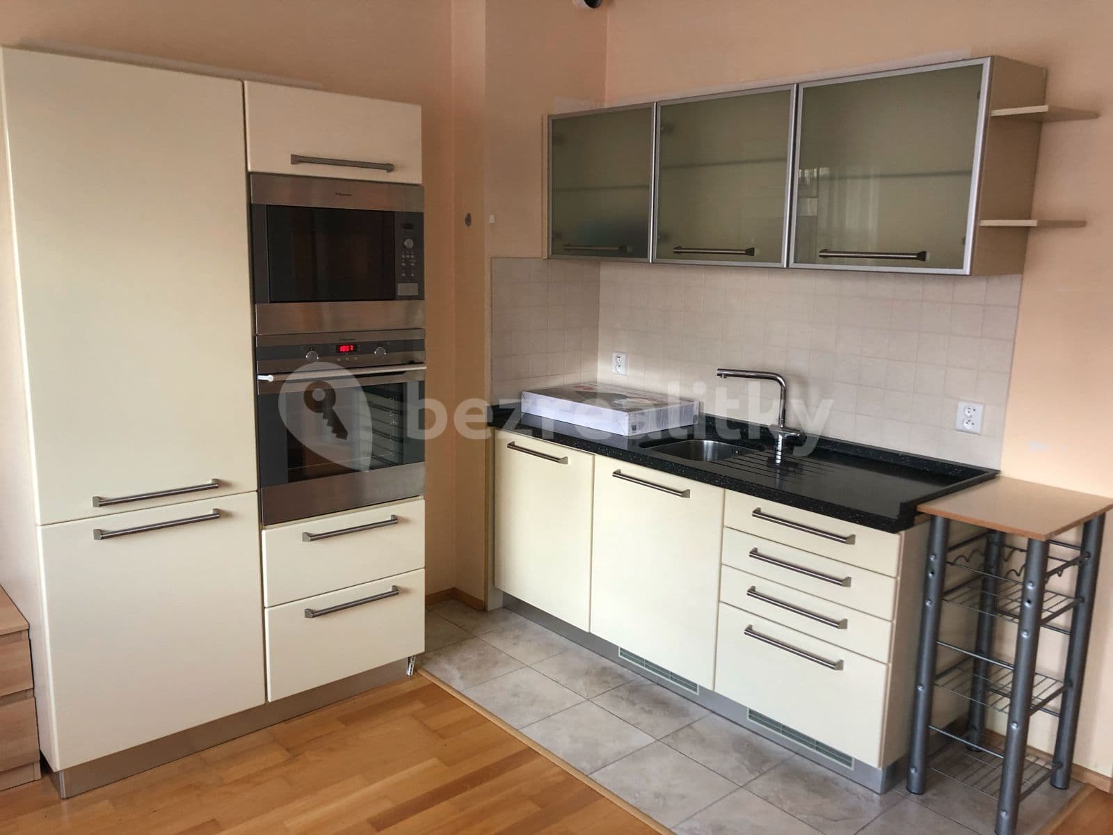 Prenájom bytu 1-izbový 33 m², Mattioliho, Praha, Praha Prenájom bytu 1-izbový 33 m², Mattioliho, Praha, Praha